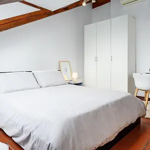 duomo-pt-romana-bocconi-top-floor-apartment.italymilanhotels.net/
